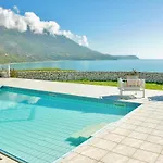 Villa Seafront Kefaloniaprivatevillas