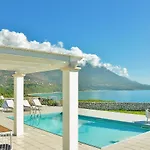 Βίλα Seafront Kefaloniaprivatevillas Τραπεζάκι